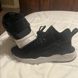 Nike Black Sneakers